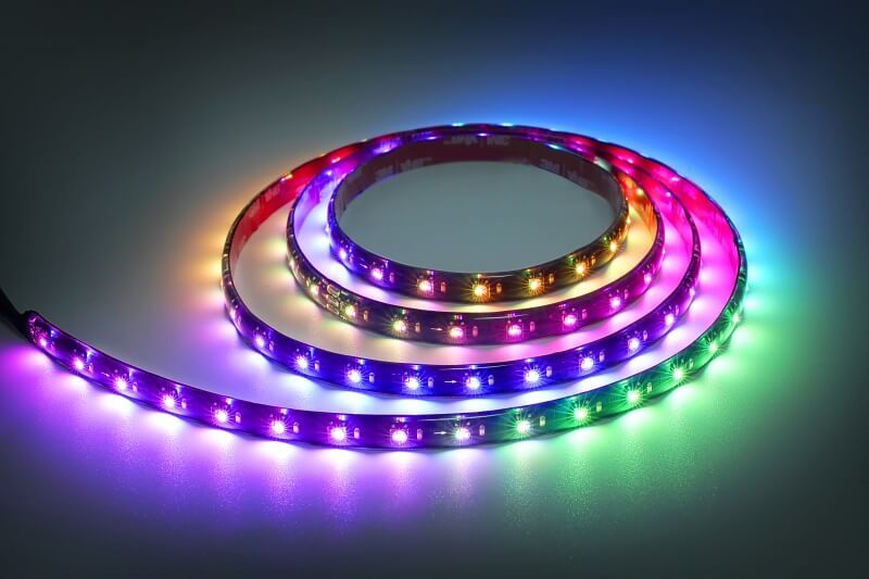 为什么RGB灯带常用5050灯珠？5050灯珠的照明特点与应用解析
